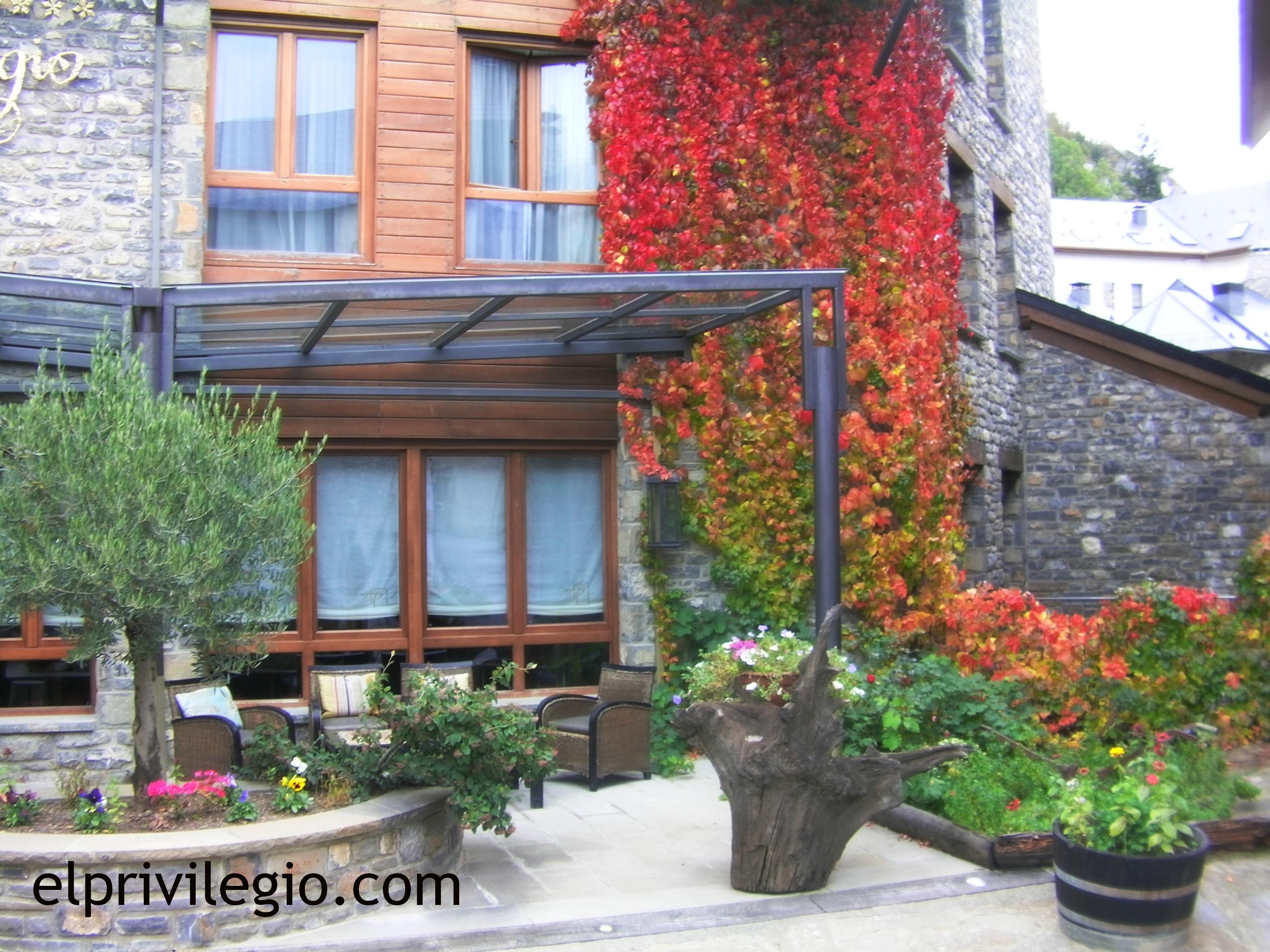 Abadia Del Pirineo 호텔 트라마카스티야드테나 외부 사진
