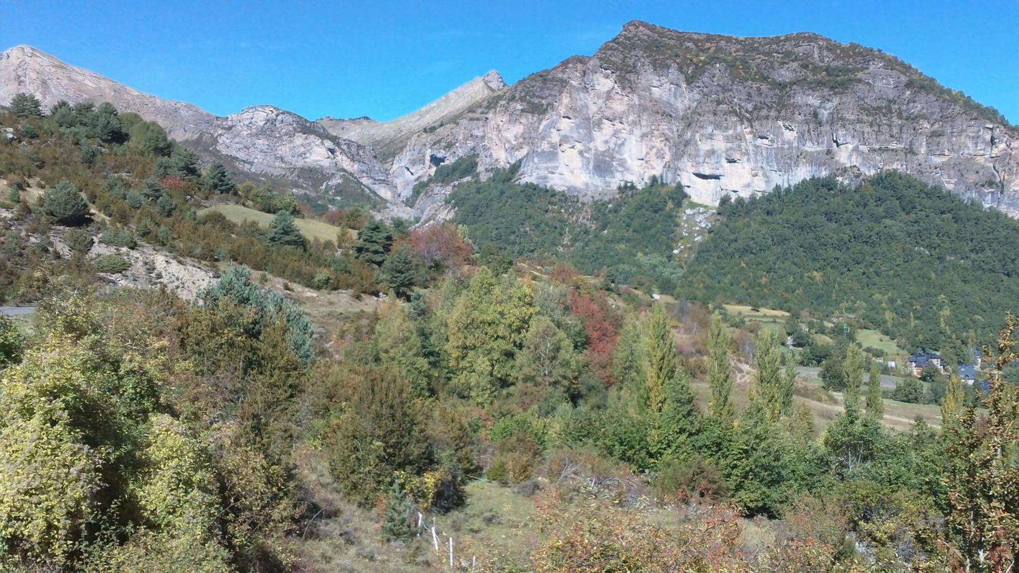 Abadia Del Pirineo 호텔 트라마카스티야드테나 외부 사진