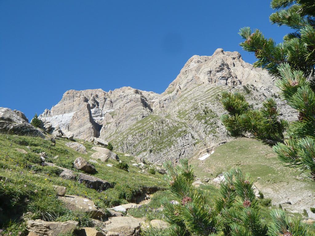 Abadia Del Pirineo 호텔 트라마카스티야드테나 외부 사진