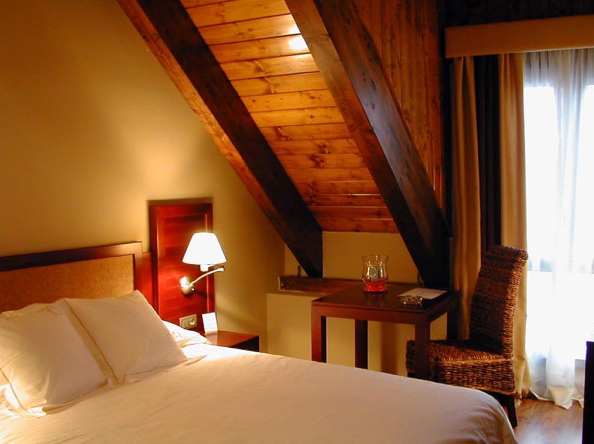 Abadia Del Pirineo 호텔 트라마카스티야드테나 외부 사진